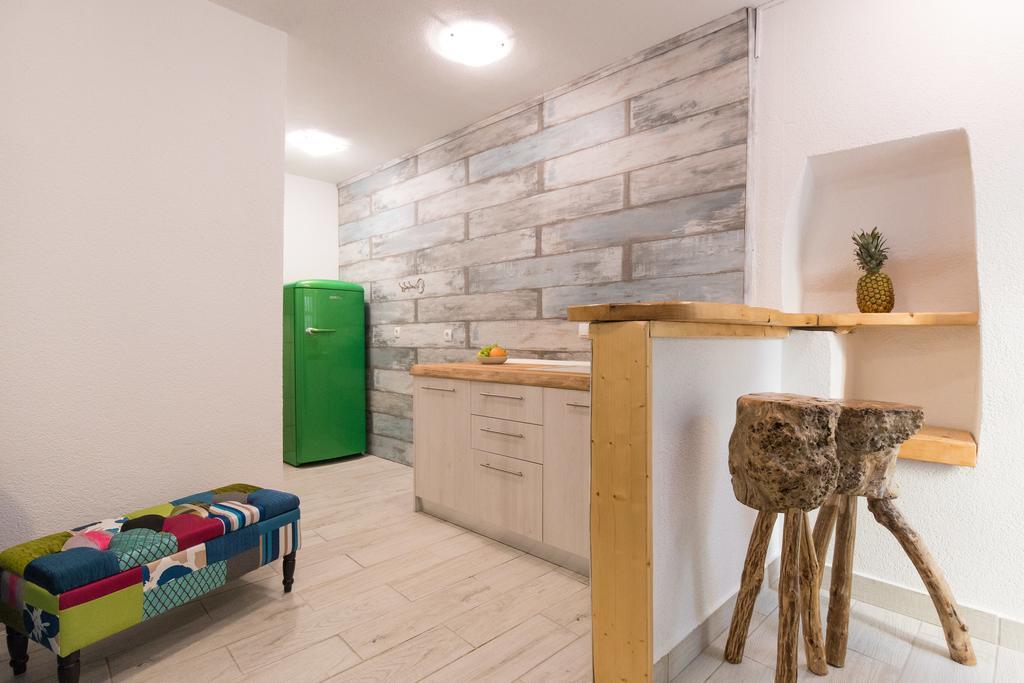 Apartamento Yvonne Krk Town Exterior foto
